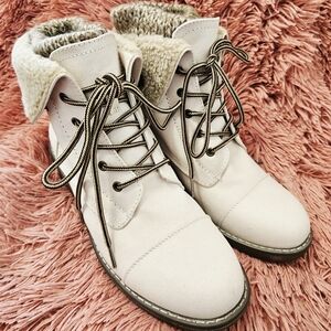 White Mountain Off-White Lace-Up Boots